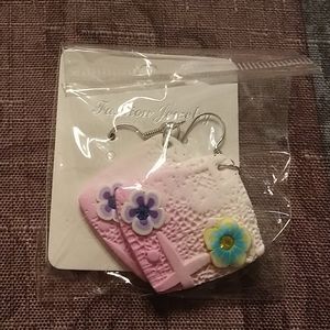 Brand new beautiful dangle earrings.